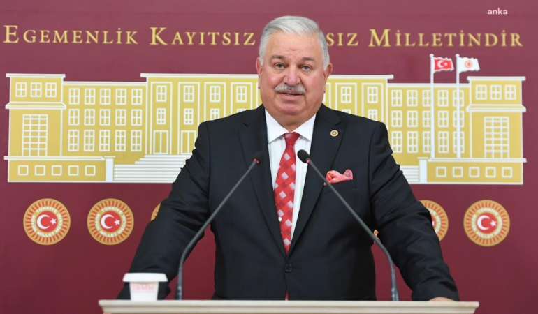 Yeniden Refah Partisi’nden emekliye verilen bayram ikramiyesinin 20 bin TL’ye çıkarılması teklifi