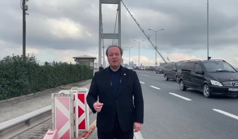 CHP’li Akay, 15 Temmuz Şehitler Köprüsü’nden iktidara seslendi: “Köprü ve otoyollar halkındır, satılamaz, devredilemez”