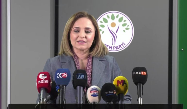 DEM Parti Sözcüsü Doğan: “Öcalan’ın artık statü tartışmaları yerine, yasal ve idari önündeki tüm engeller kaldırılmalı”
