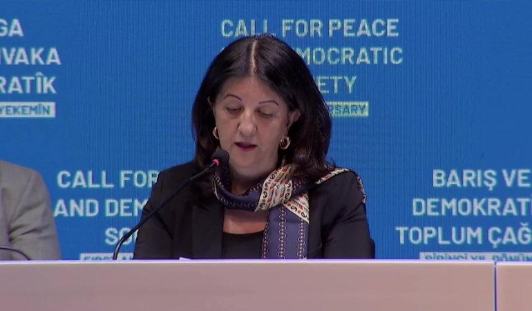 27 Şubat Barış ve Demokratik Toplum Çağrısı’nın birinci yılı… Abdullah Öcalan: “Demokratik siyaset çerçeveli bir hukuk çözümünü esas alıyoruz”