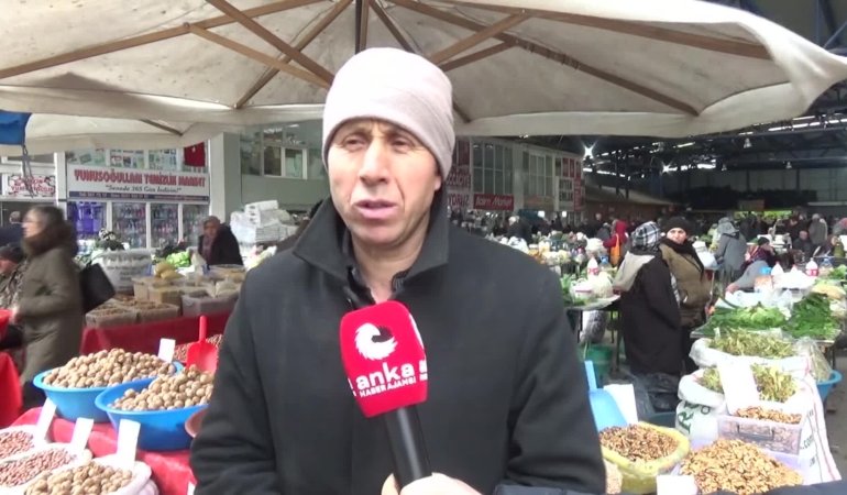 Sinop’ta ceviz satışı yapan pazar esnafı: “33 senedir en kötü yılımız bu yıl”
