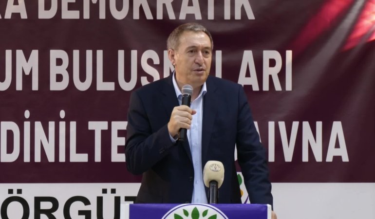 DEM Parti Eş Genel Başkanı Bakırhan: “Sayın Cumhurbaşkanı’na seslenmek istiyorum: Ankara artık Kürtlere parmak sallamaktan vazgeçsin”