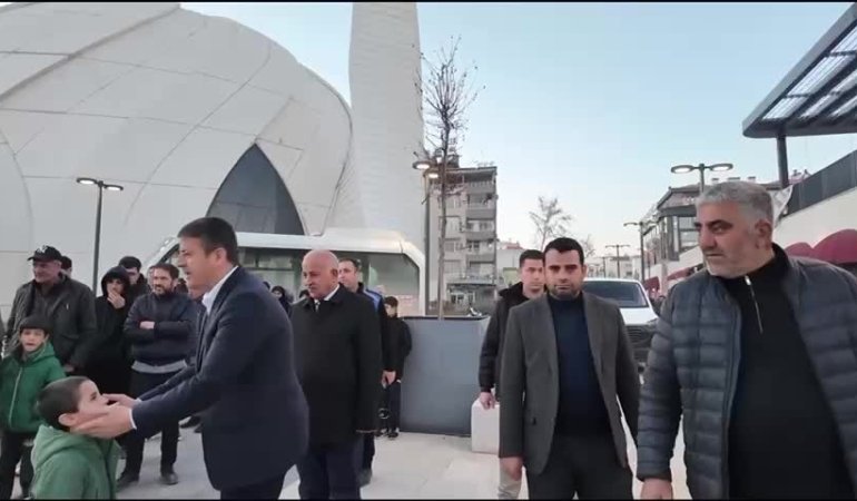 Adıyaman Belediye Başkanı Tutdere, iftar çadırında vatandaşlarla bir araya geldi