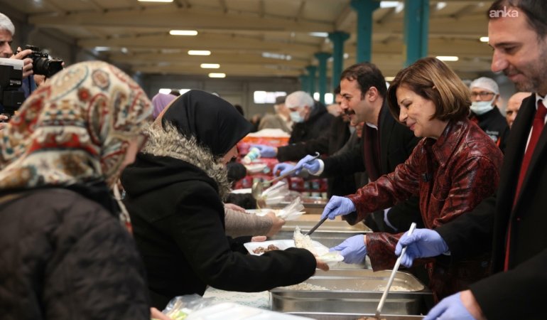 Eskişehir Büyükşehir Belediyesi, Beylikova’da iftar programı düzenledi