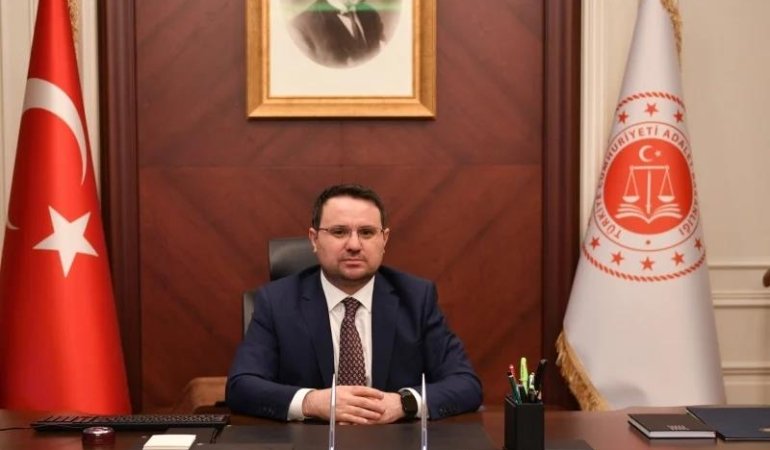 Bakan Gürlek, Yalova’da baba ve kızı yaralayan şüphelinin tutuklandığını bildirdi