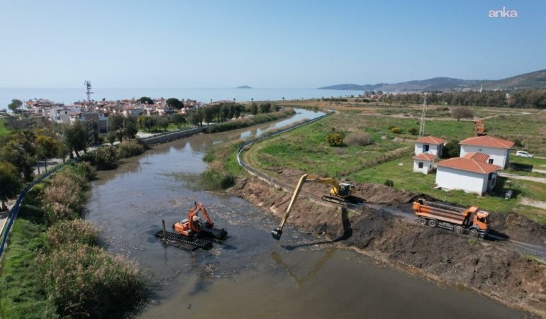 İzmir’de derelerden 125 bin ton malzeme çıkarıldı