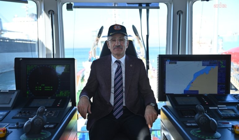 Bakan Uraloğlu: “Denizciliğin İnterneti Projesi ile gemi trafiği yönetimini dijital ortamda daha etkin hale getireceğiz”