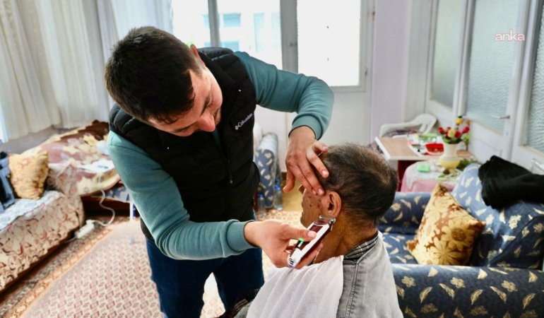 Çine Belediyesi’nden evde tıraş hizmeti… Başkan Kıvrak: “Yaş almış büyüklerimiz bizim baş tacımız”