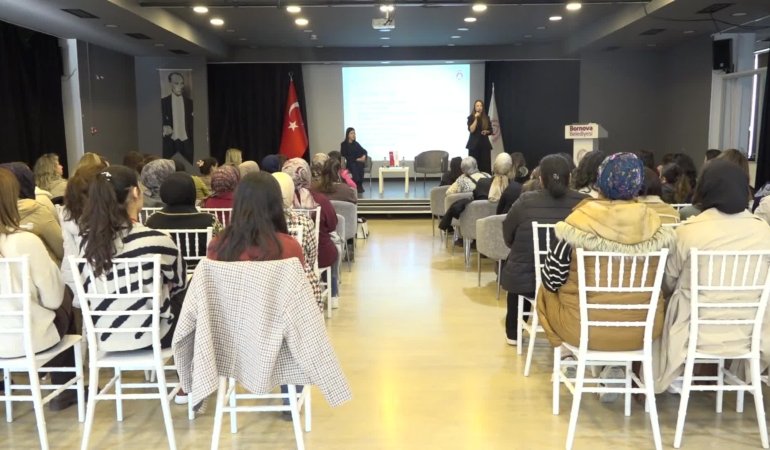 Bornova’da çocukları şiddete karşı uzmanlar psikososyal ve hukuki süreçleri anlattı